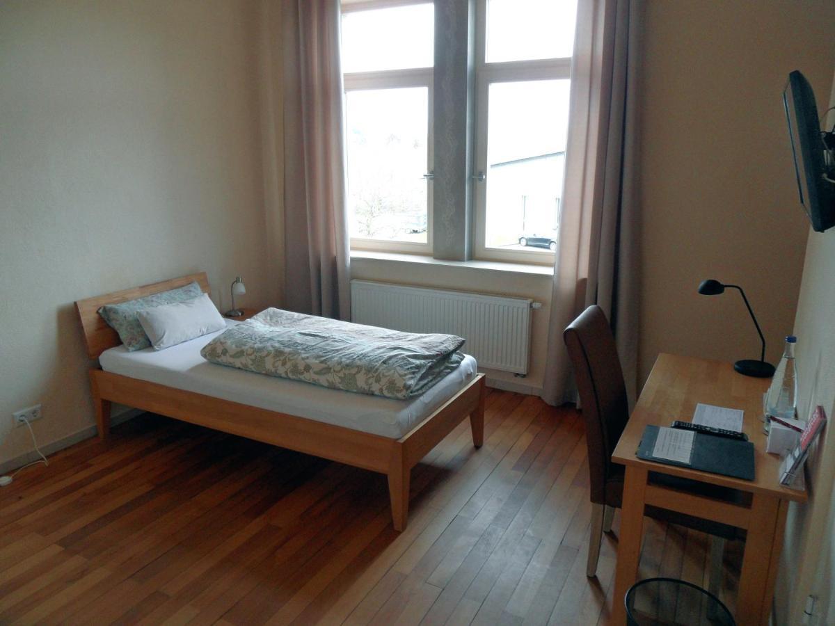 Im Bahnhof - Gaestezimmer - Weikersheim Exteriör bild